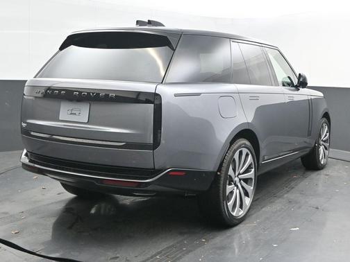 2025 Land Rover Range Rover P400 SE