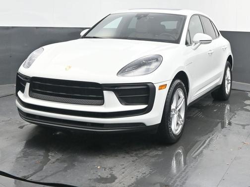 2022 Porsche Macan Base
