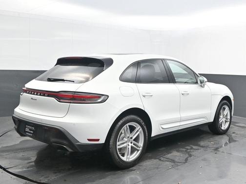 2022 Porsche Macan Base