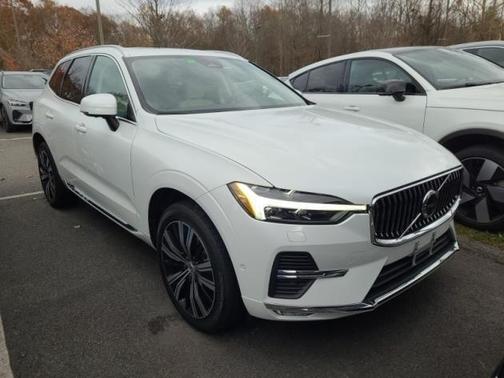 2023 Volvo XC60 B5 Plus Bright Theme