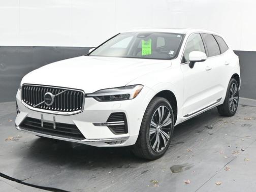 2023 Volvo XC60 B5 Plus Bright Theme