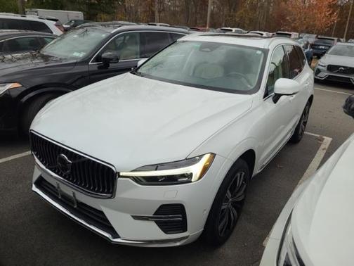 2023 Volvo XC60 B5 Plus Bright Theme
