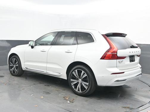 2023 Volvo XC60 B5 Plus Bright Theme