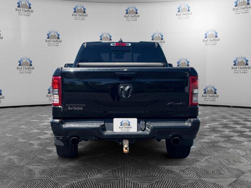 Diamond Black Crystal Pearlcoat 2020 RAM 1500 Big Horn/Lone Star