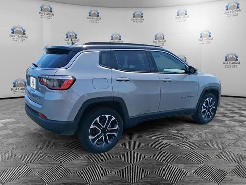 Billet Silver Metallic Clearcoat 2023 Jeep Compass Limited