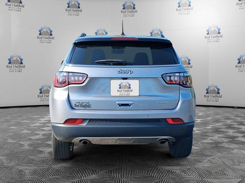 Billet Silver Metallic Clearcoat 2023 Jeep Compass Limited