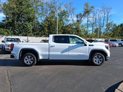 Summit White 2023 GMC Sierra 1500 SLE