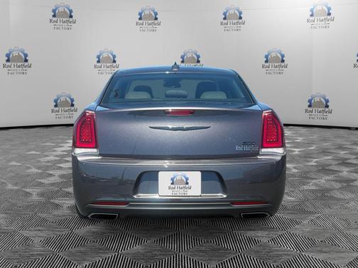 Gloss Black 2020 Chrysler 300 Touring