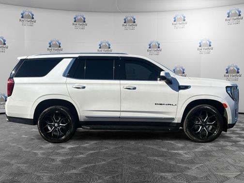 White Frost Tricoat 2022 GMC Yukon Denali