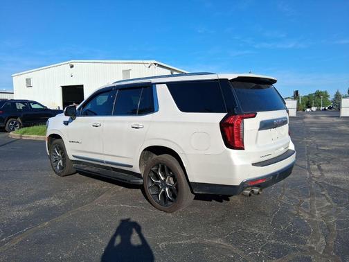 White Frost Tricoat 2022 GMC Yukon Denali