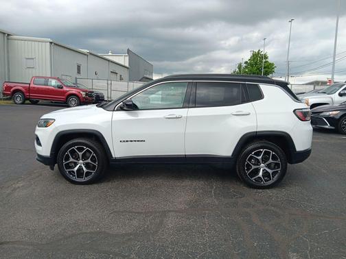Bright White Clearcoat 2024 Jeep Compass Limited