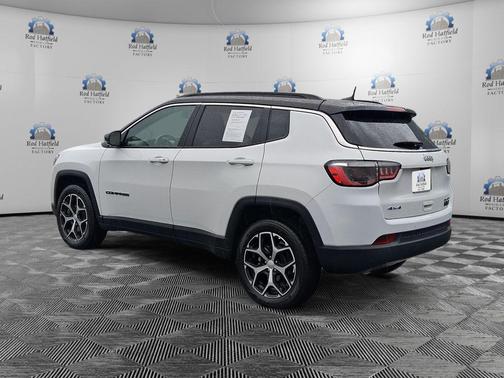 Bright White Clearcoat 2024 Jeep Compass Limited
