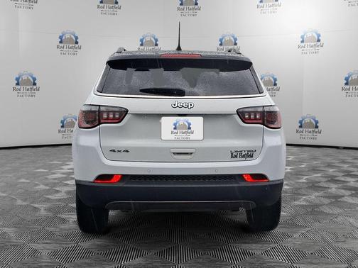 Bright White Clearcoat 2024 Jeep Compass Limited