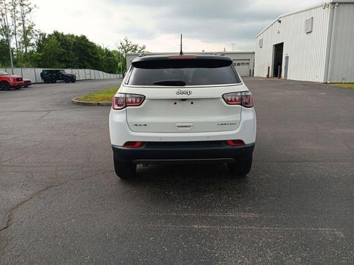 Bright White Clearcoat 2024 Jeep Compass Limited