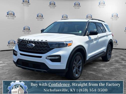 Star White Metallic Tri-Coat 2023 Ford Explorer XLT