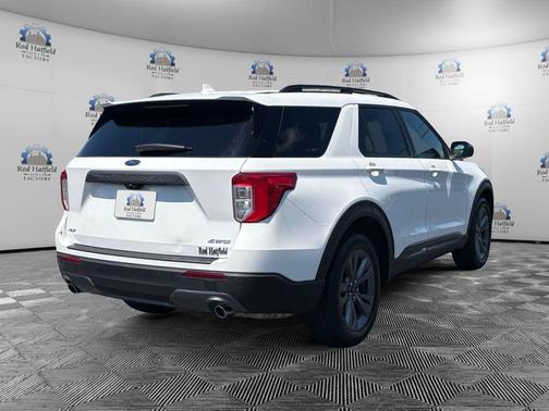Star White Metallic Tri-Coat 2023 Ford Explorer XLT