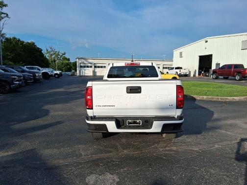Summit White 2022 Chevrolet Colorado LT