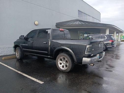 Brilliant Black Crystal Pearlcoat 2011 Dodge Ram 1500 Laramie