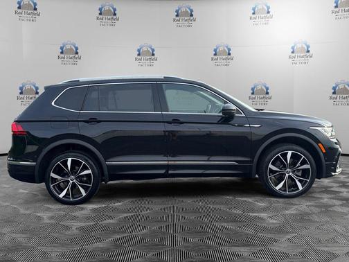 Deep Black 2023 Volkswagen Tiguan 2.0T SEL R-Line 4MOTION