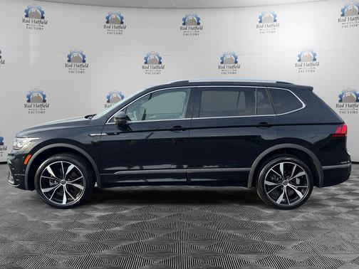 Deep Black 2023 Volkswagen Tiguan 2.0T SEL R-Line 4MOTION