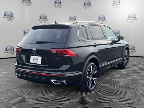 Deep Black 2023 Volkswagen Tiguan 2.0T SEL R-Line 4MOTION