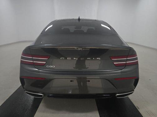 Makalu Gray 2023 Genesis G80 2.5T RWD