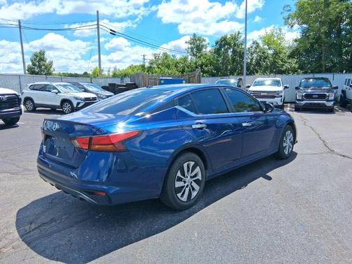 Deep Blue Pearl 2020 Nissan Altima S FWD