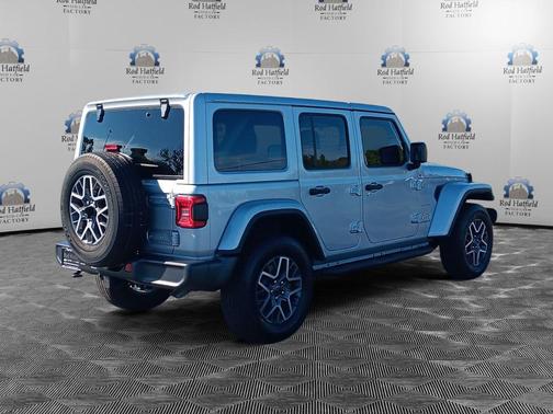 2024 Jeep Wrangler 4-Door Sahara 4x4