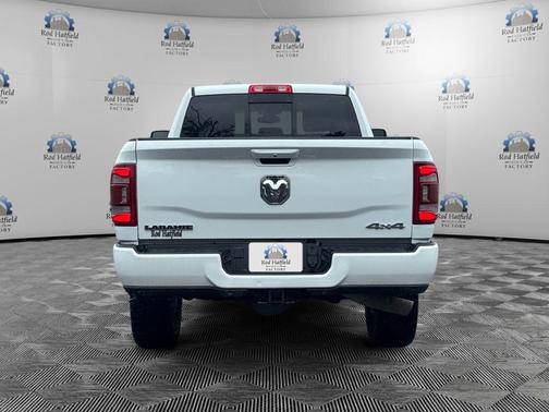 Bright White Clearcoat 2023 RAM 2500 Laramie Crew Cab 4x4 6'4' Box
