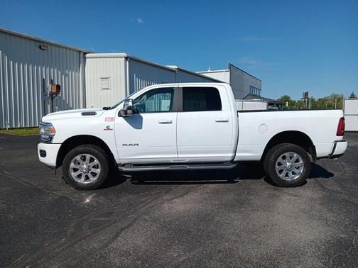 Bright White Clearcoat 2023 RAM 2500 Laramie Crew Cab 4x4 6'4' Box