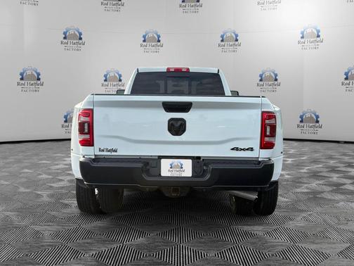Bright White Clearcoat 2024 RAM 3500 Tradesman Crew Cab 4x4 8' Box