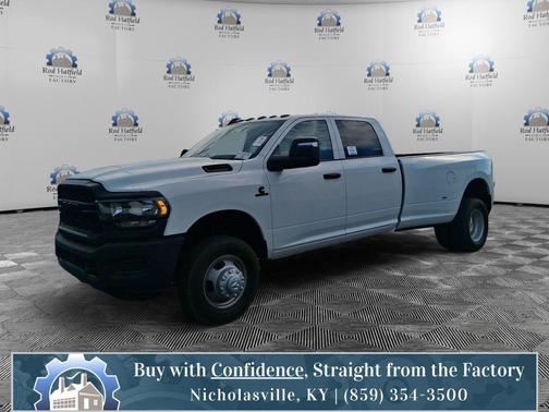 Bright White Clearcoat 2024 RAM 3500 Tradesman Crew Cab 4x4 8' Box