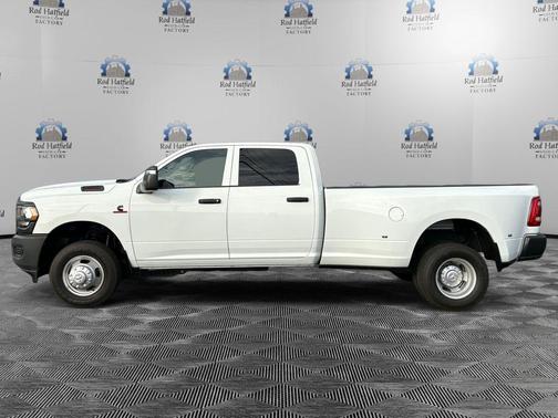 Bright White Clearcoat 2024 RAM 3500 Tradesman Crew Cab 4x4 8' Box
