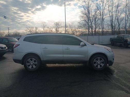 2017 Chevrolet Traverse 2LT