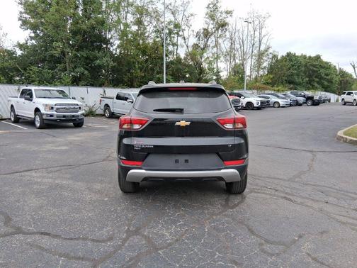 Mosaic Black Metallic 2023 Chevrolet Trailblazer LT