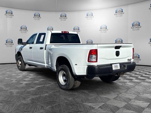 2023 RAM 3500 Tradesman Crew Cab 4x4 8' Box