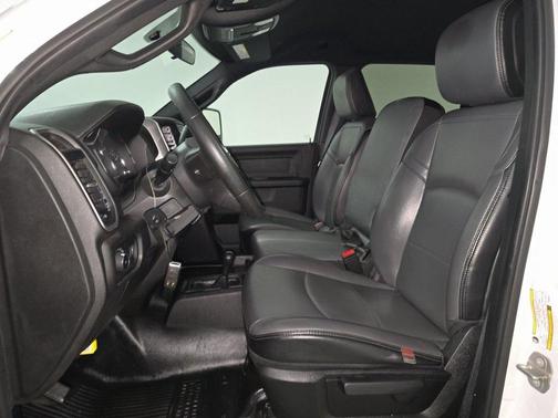 2023 RAM 3500 Tradesman Crew Cab 4x4 8' Box