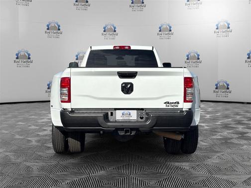 2023 RAM 3500 Tradesman Crew Cab 4x4 8' Box