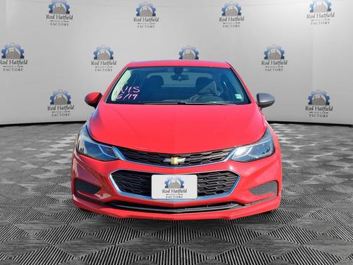 Red 2018 Chevrolet Cruze LT