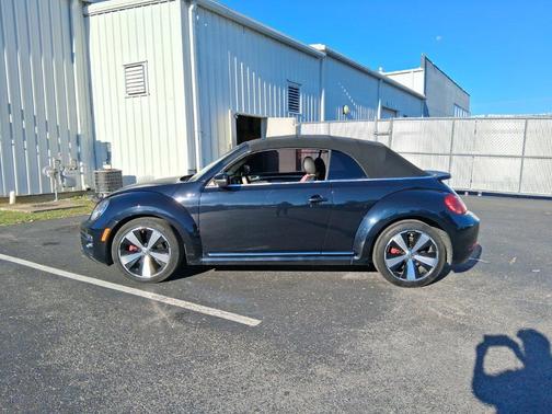 Deep Black Pearl/Black Roof 2015 Volkswagen Beetle DSG 2.0T R-Line