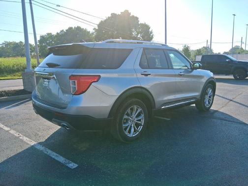 Silver Metallic 2023 Ford Explorer Limited