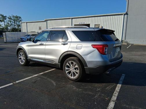 Silver Metallic 2023 Ford Explorer Limited