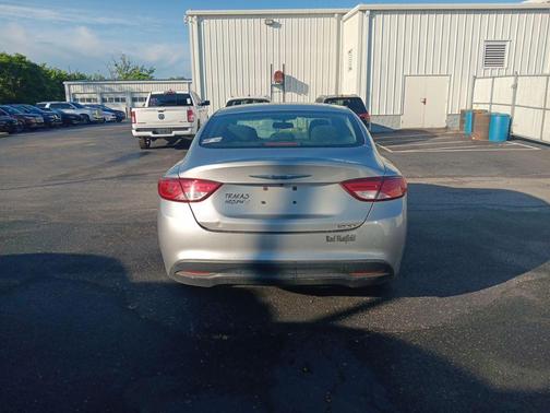Billet Silver Metallic Clearcoat 2017 Chrysler 200 LX
