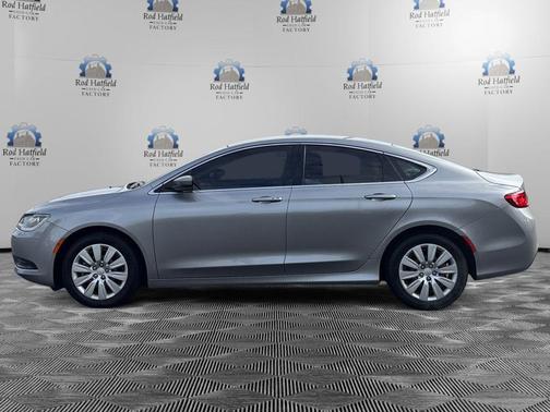 Billet Silver Metallic Clearcoat 2017 Chrysler 200 LX