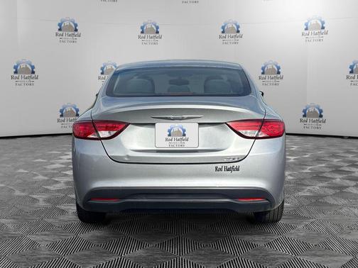 Billet Silver Metallic Clearcoat 2017 Chrysler 200 LX