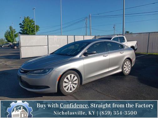 Billet Silver Metallic Clearcoat 2017 Chrysler 200 LX