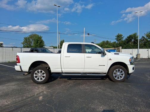Bright White Clearcoat 2023 RAM 2500 Laramie Crew Cab 4x4 6'4' Box