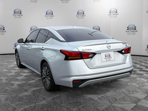 Brilliant Silver Metallic 2023 Nissan Altima 2.5 SV