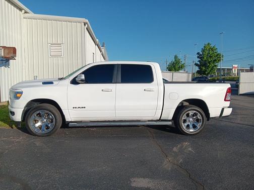 Bright White Clearcoat 2022 RAM 1500 Big Horn/Lone Star