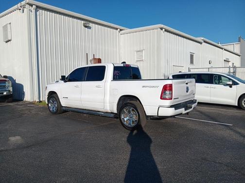 Bright White Clearcoat 2022 RAM 1500 Big Horn/Lone Star